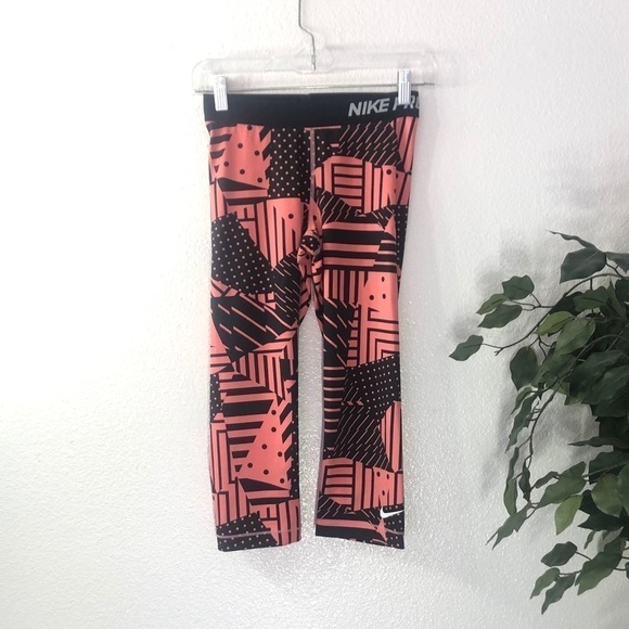 Nike Pro Dri-Fit Neon Cropped Leggings - Picture 1 of 5